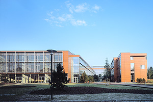 Stabs- und Lehrsaalgebäude OSH Dresden